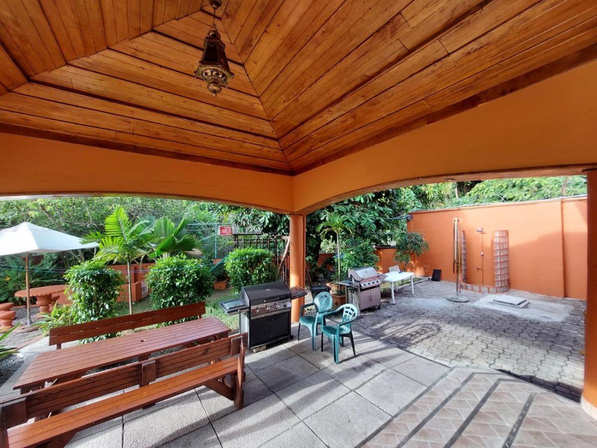 Beau Vallon Villa Self Catering With Pool Exterior photo