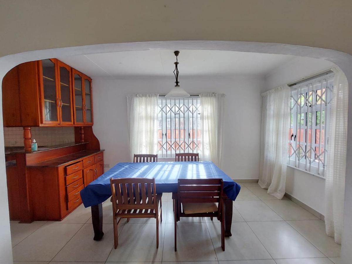 Beau Vallon Villa Self Catering With Pool Exterior photo
