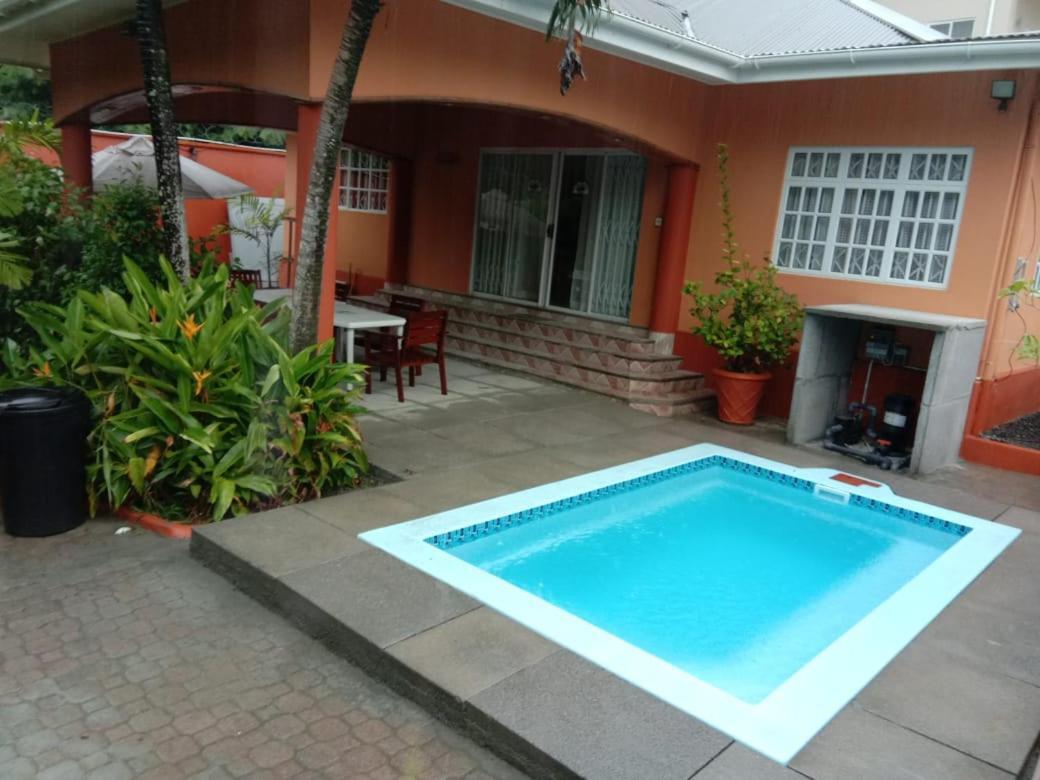 Beau Vallon Villa Self Catering With Pool Exterior photo
